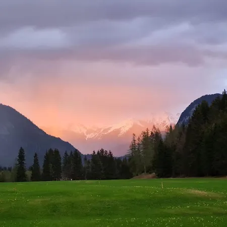 Knaus * 洛伊塔施