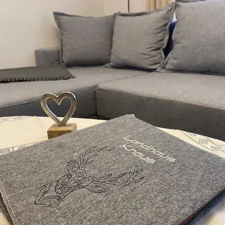 Knaus * 洛伊塔施