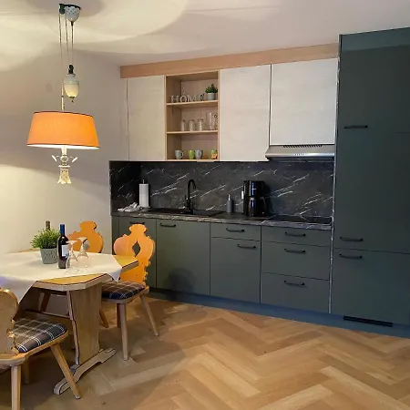 Knaus * 洛伊塔施