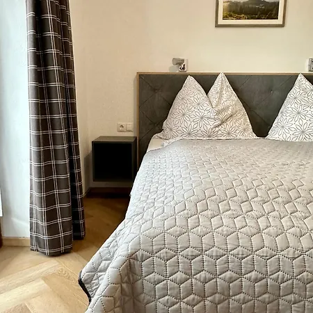 Knaus 公寓 洛伊塔施